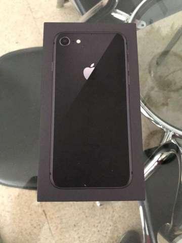 iPhone 8 Nuevo 64Gb Negro iPhone 8 Nuevo 64Gb Negro